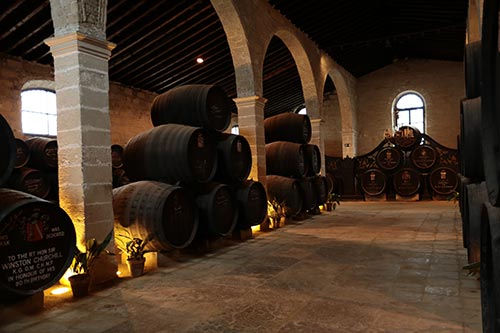 Weinfässer der Bodegas González Byass, Bodega de Los Reyes, Jeréz de la Frontera